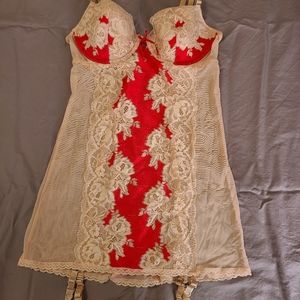 NWOT Victoria's Secret Red & Blush Lace Corset 34B